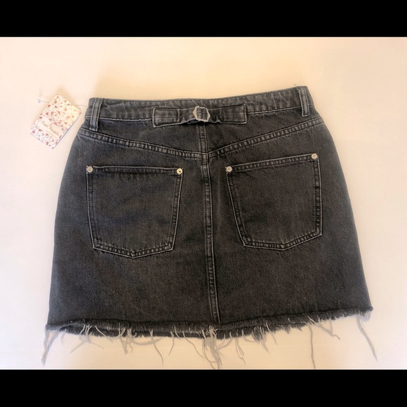 Free People Women's Raw Hem A-Line Size 29 Denim Miniskirt Washed Black NWT - Picture 2 of 6